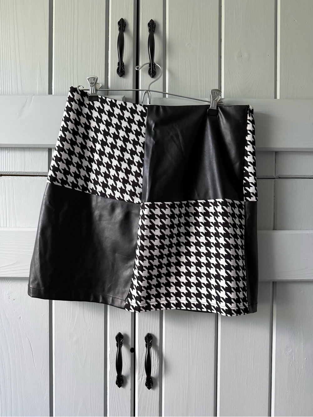 SHEIN Black & White Houndstooth Faux Leather Patchwork Mini Skirt